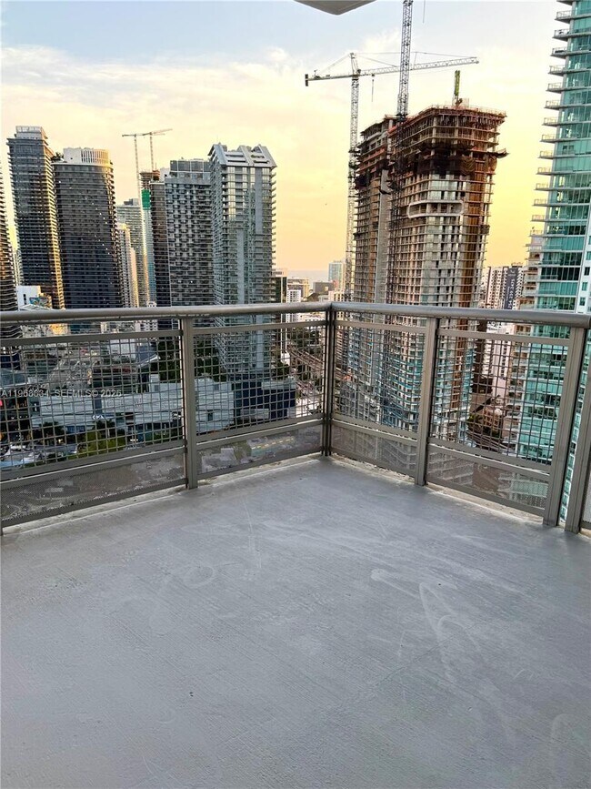 Building Photo - 350 S Miami Ave