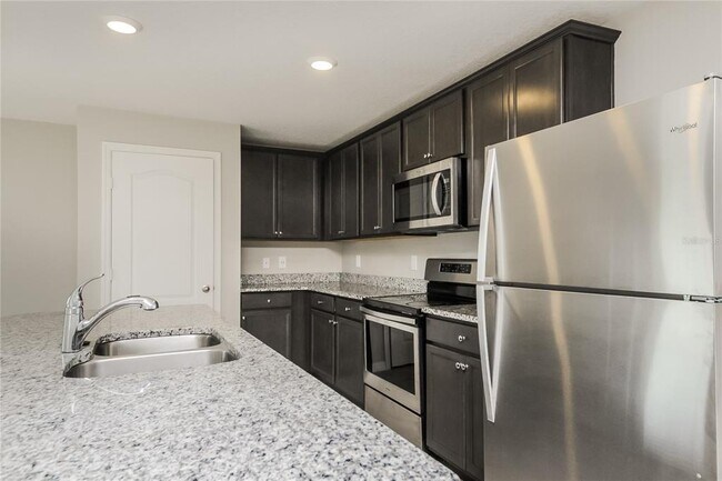 Building Photo - 204 Fig Ct