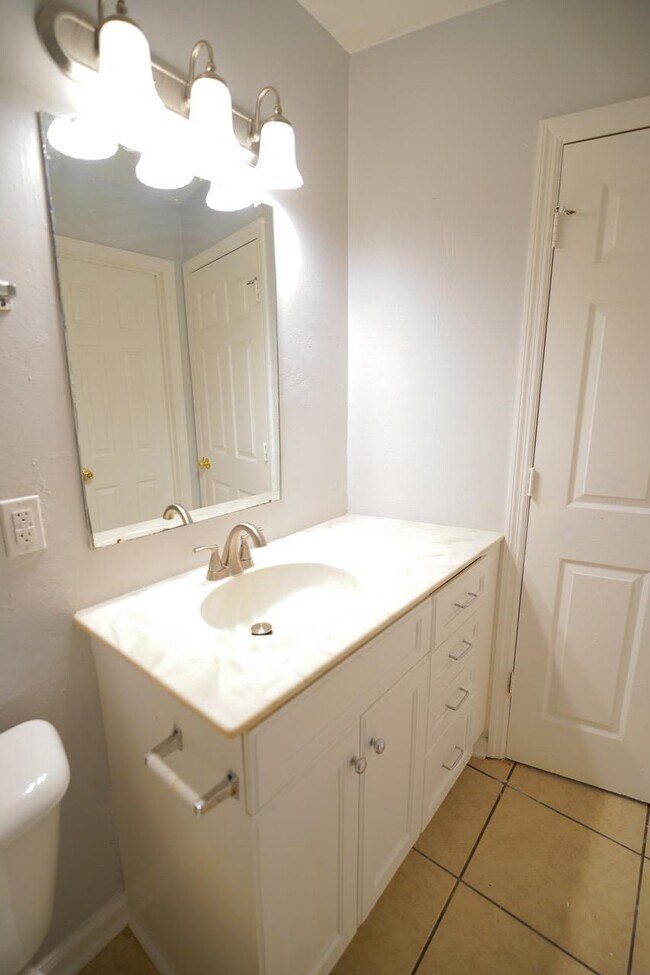 Building Photo - 2446 Talco Hills Dr