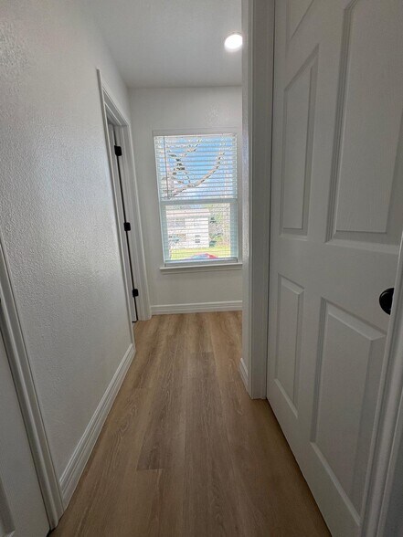 Building Photo - 1207 2nd Ave N