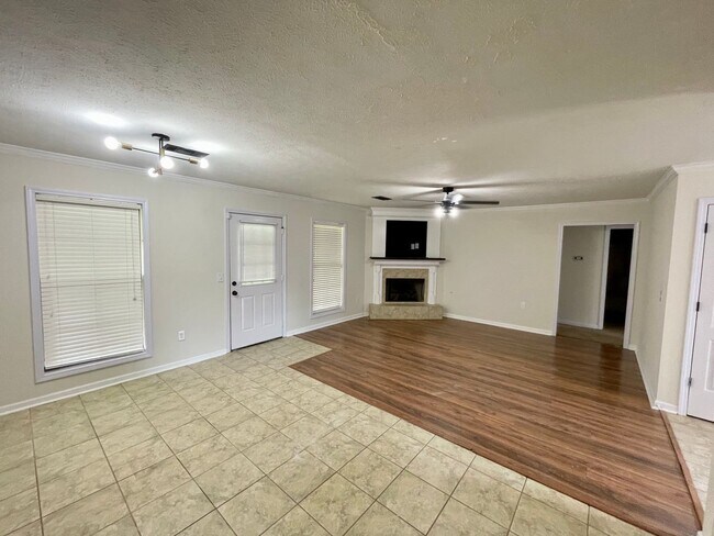 Building Photo - 111 Stapleton Dr