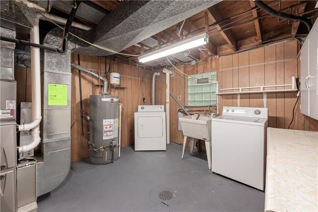 Building Photo - 1431 Lakeside Dr