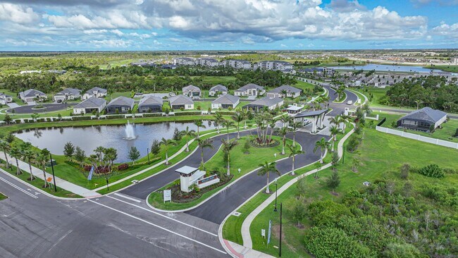 Building Photo - "Spacious 3-Bed with 2 Baths Condo in Prime Venice Location"