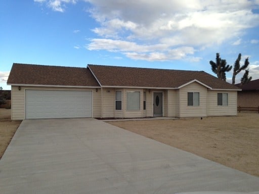 Building Photo - Remodeled 3 bed/2 bath home close to shopping