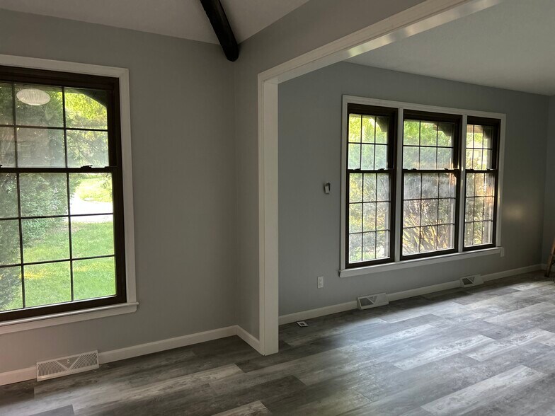 Dining Room to Sitting Room - 11203 NW 58th St
