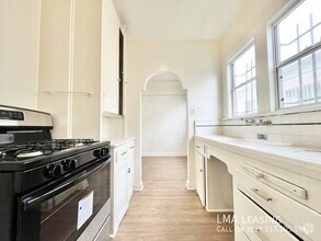 Building Photo - Newly Renovated & Charming Gem w/ Modern F...