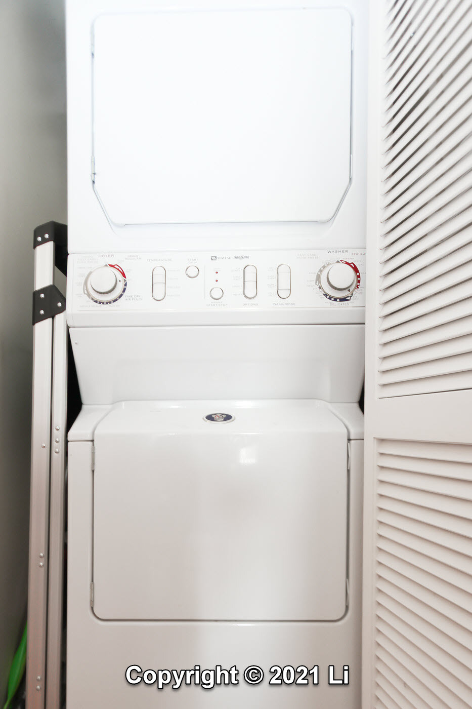 In Unit Washer Dryer - 585 9th St
