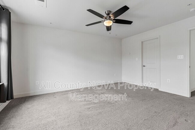 Building Photo - 11010 N Riding Rd