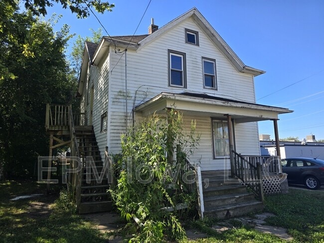 Building Photo - 437 1/2 Riehl Street