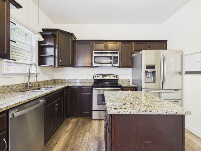Building Photo - 3015 Chislet Dr