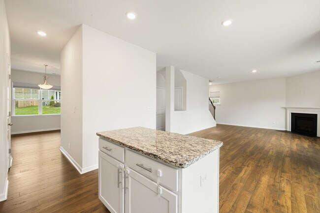 Building Photo - 206 Marathon Ln