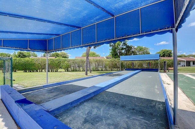Building Photo - 15792 Philodendron Cir