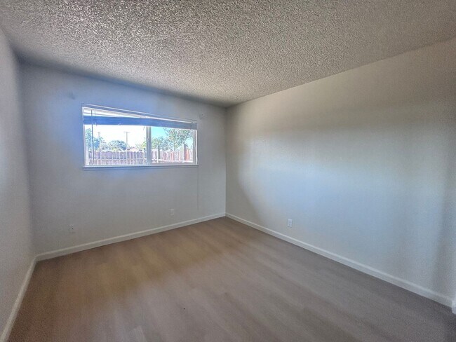 Building Photo - 9673-9675 Lake Natoma Drive
