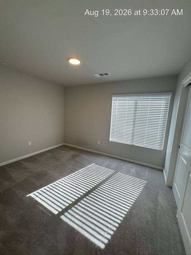 Building Photo - 410 S Summit St
