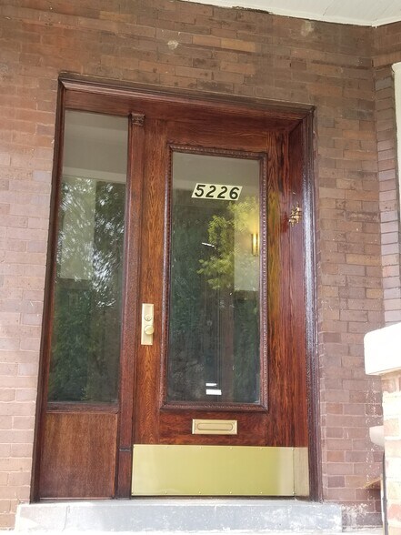 Building Photo - 5226 W Hutchinson St