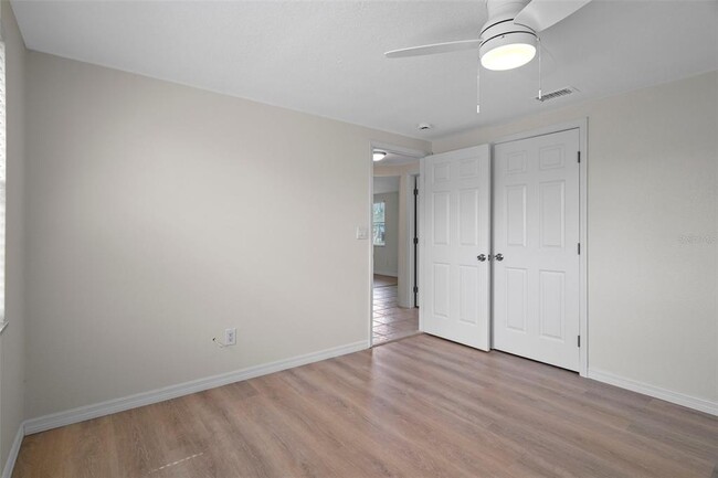 Building Photo - 9740 Lamantin Dr