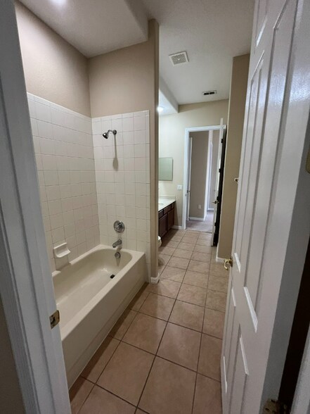 Building Photo - 4927 Cains Wren Tr