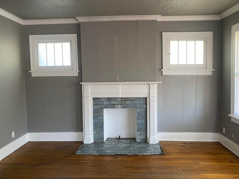 Building Photo - 1748 E 14th St