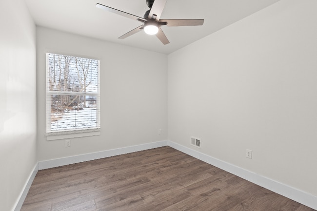 Building Photo - 818 Burr St