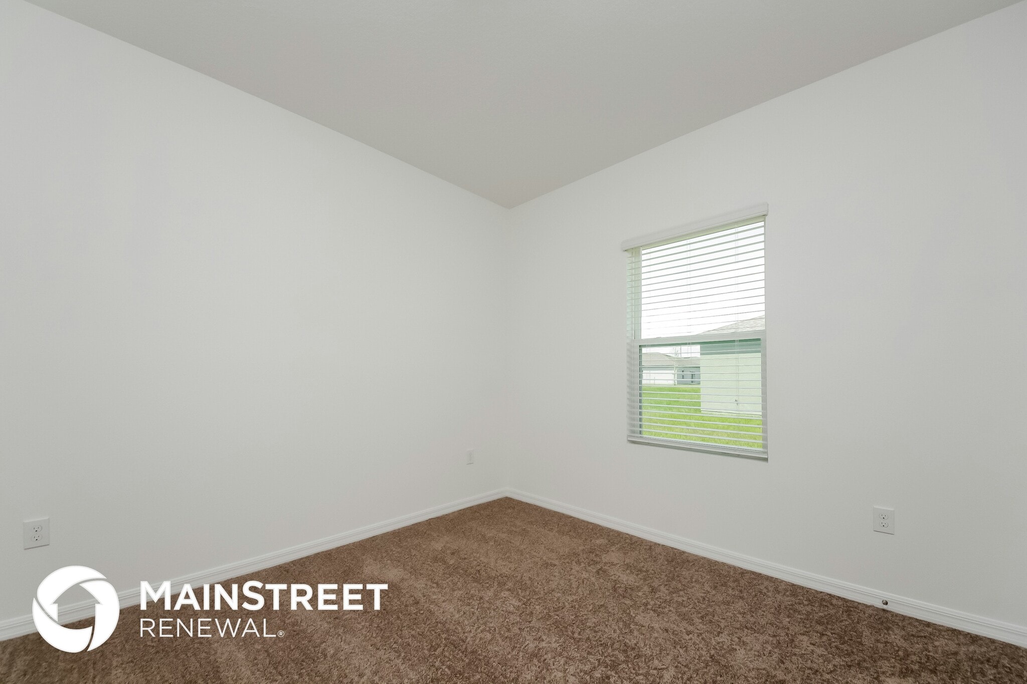 Building Photo - 221 Hidden Lk Lp