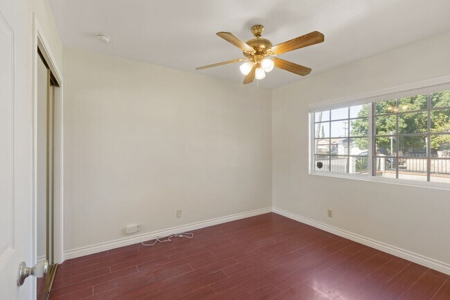 Building Photo - Spacious Mission Hills Home – Modern Comfo...