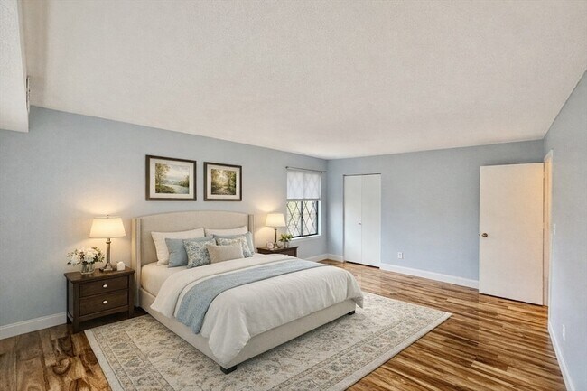 Building Photo - 4700 N Main St