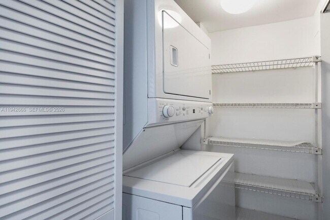 Building Photo - 2351 Douglas Rd