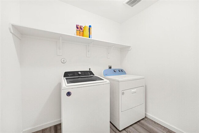Building Photo - 1013 Lacebark Pne Ln