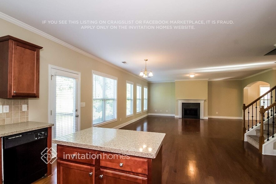 Building Photo - 3602 Huddlestone Ln NE