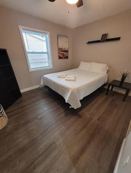 Building Photo - 3803 43rd Ave N