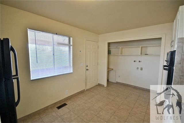 Building Photo - Beautiful 3 Bedroom West Valley Duplex