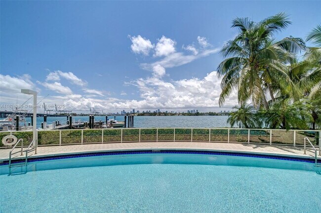 Building Photo - 650 West Ave