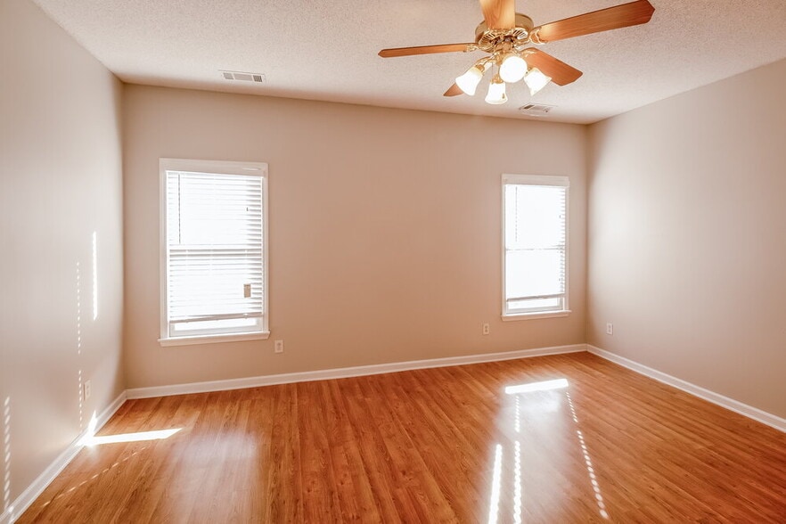 Building Photo - 2064 Milbrey St