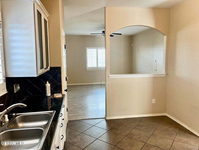 Building Photo - 12733 Destiny Ave