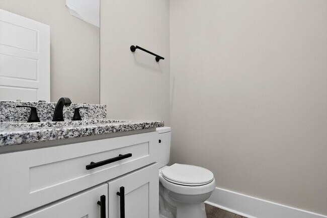 Building Photo - Beautiful 3BD/2.5BA Single Family Home in Reid Park!