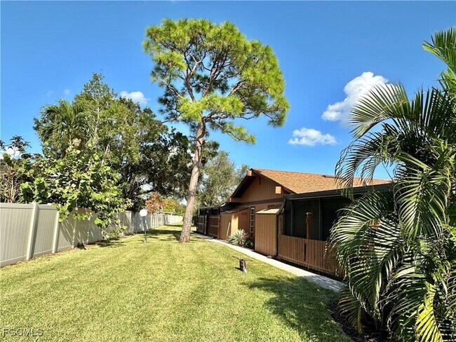Building Photo - 15427 Crystal Lake Dr