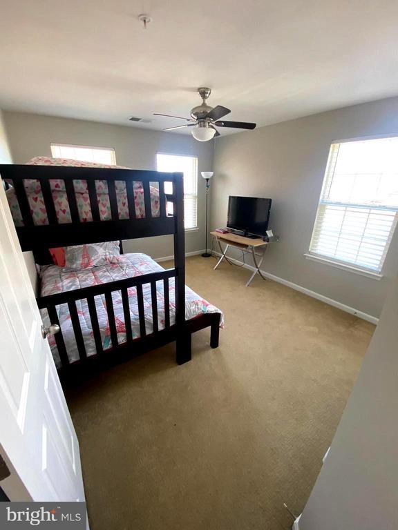 Building Photo - 2716 Lake Forest Dr