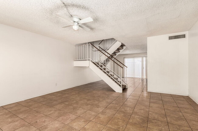 Building Photo - 5742 N 43rd Dr