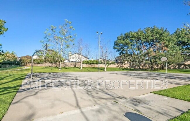 Building Photo - 18242 Parkview Ln