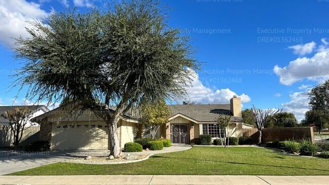 Primary Photo - 3 bedroom/ 2 bathroom home located near Old River Rd/ White Ln