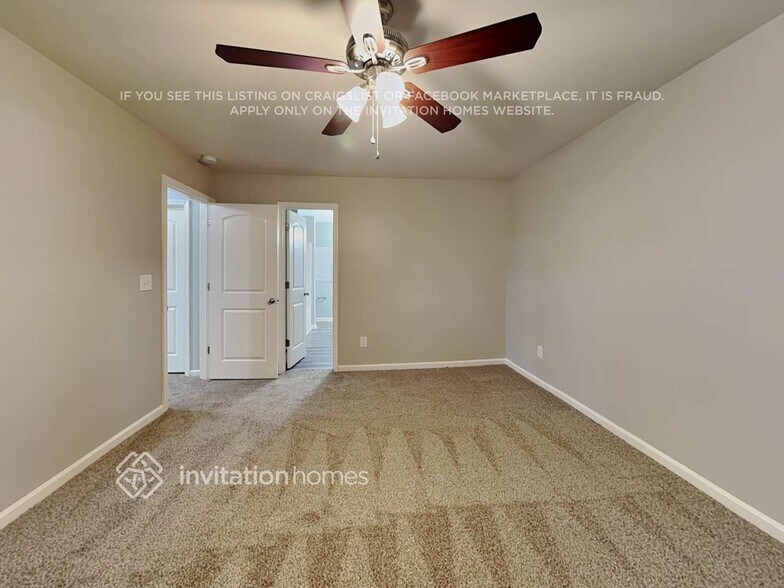 Building Photo - 915 Mathis Ave