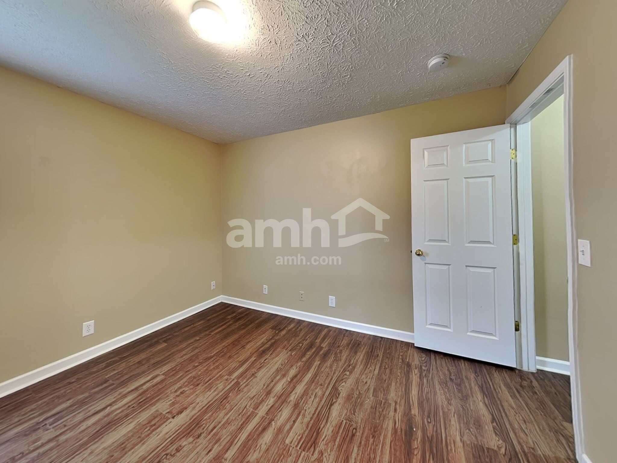 Building Photo - 3173 Hidden Creek Dr