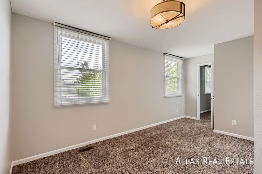 Building Photo - 1719 Hotchkiss Dr