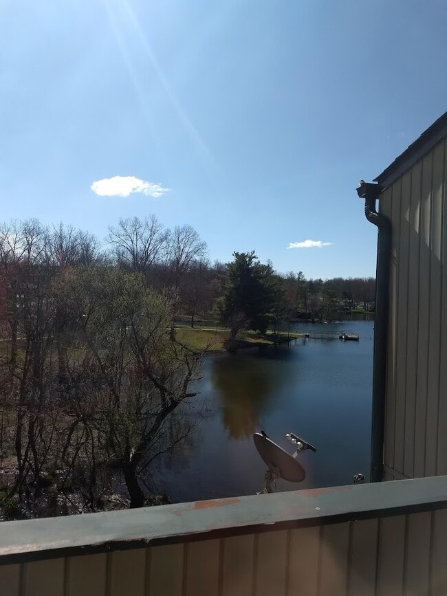 Building Photo - 29 Lakeshore Terrace