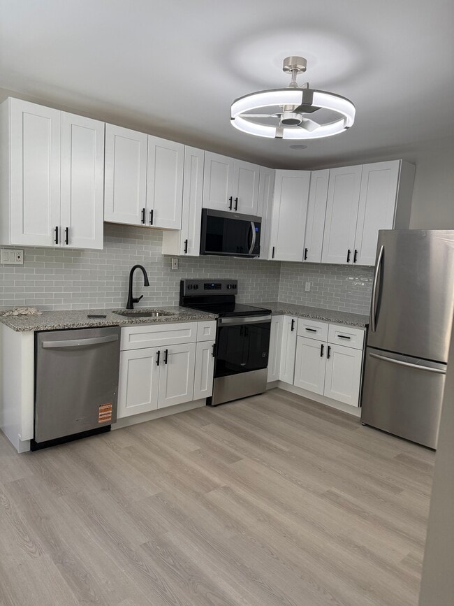 Building Photo - Tose St