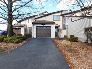 Building Photo - 729 Hewitt Ln