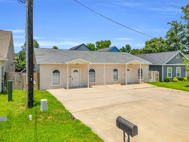 Building Photo - 16868 Kempwood