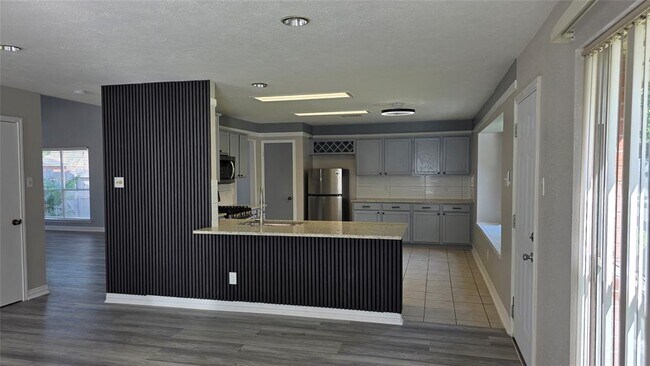 Building Photo - 16403 Salinas Ln