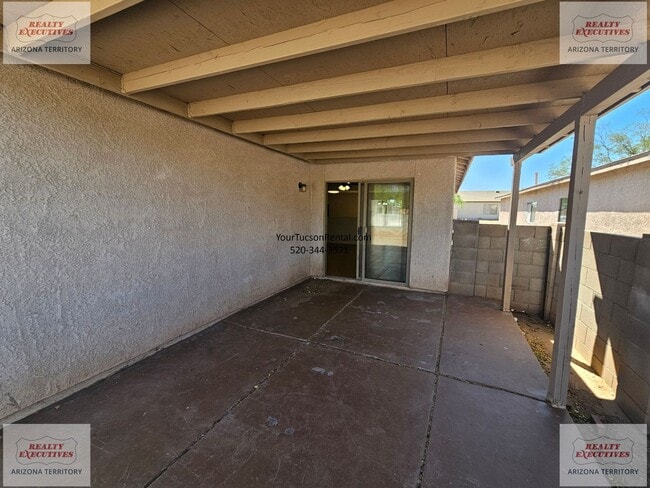 Building Photo - Midvale Park Home with 4 bedrooms and 2 baths