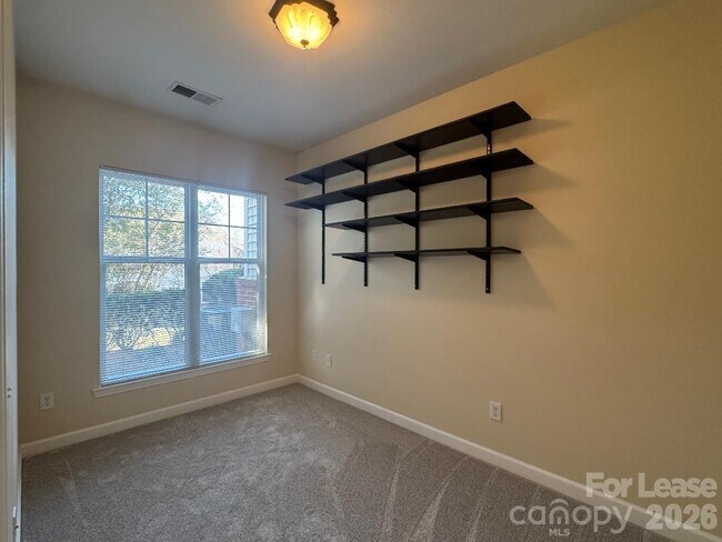 Building Photo - 16412 Redstone Mountain Ln